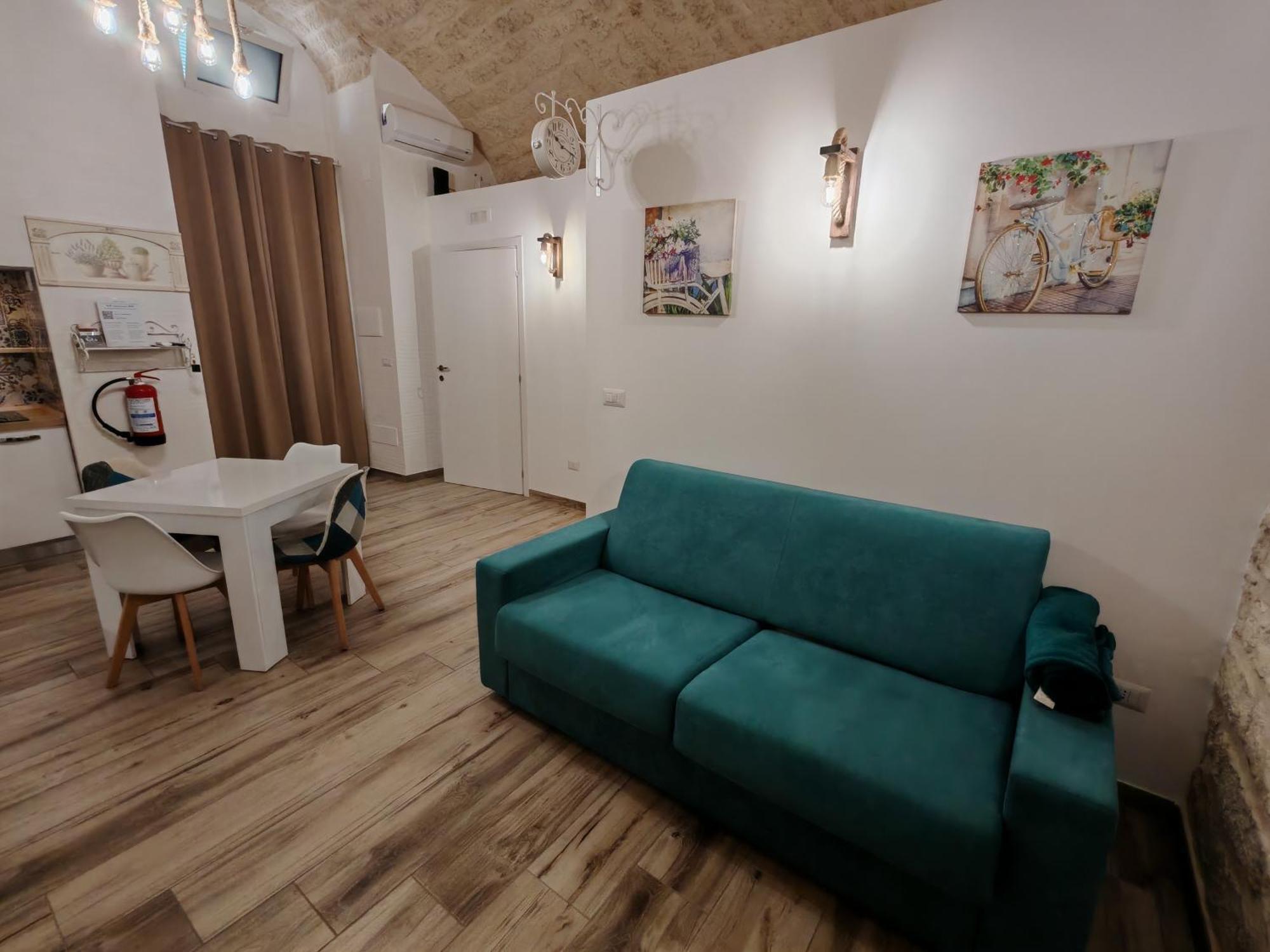 Salo Apartments Манфредония Екстериор снимка